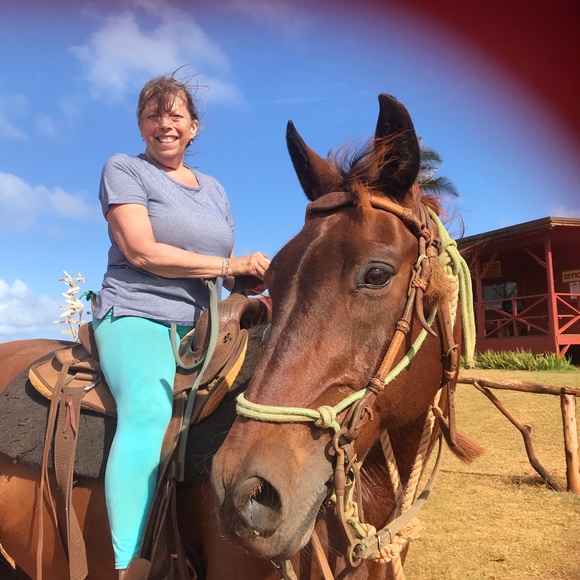 Meet your Posher, Debra - Picture 1 of 1